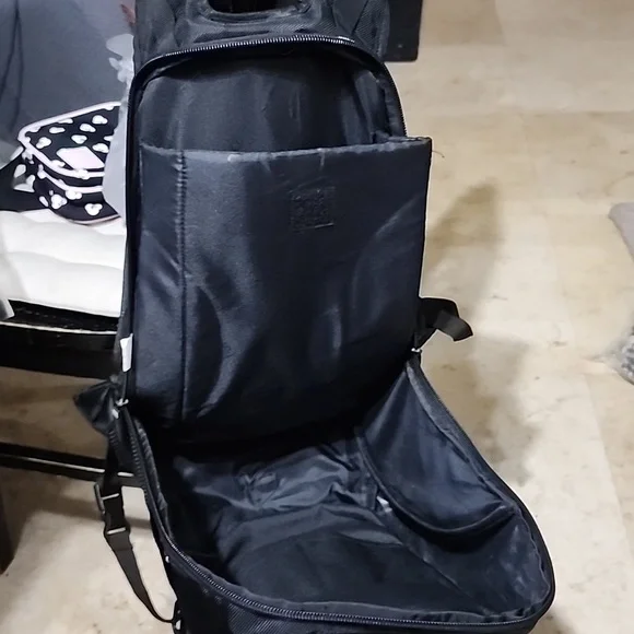 Black and Green Men's Backpack Used Great Conditions - Picture 5 of 12